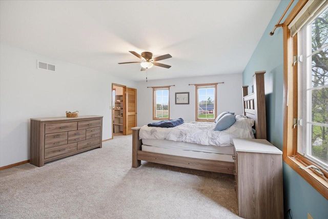 8715 Halverson ROAD, Waterford, WI 53185