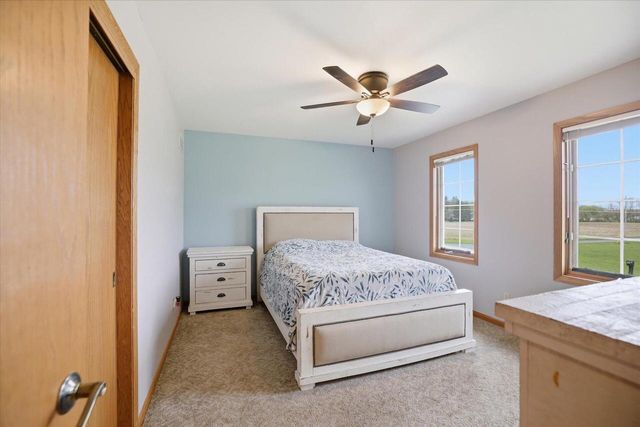 8715 Halverson ROAD, Waterford, WI 53185