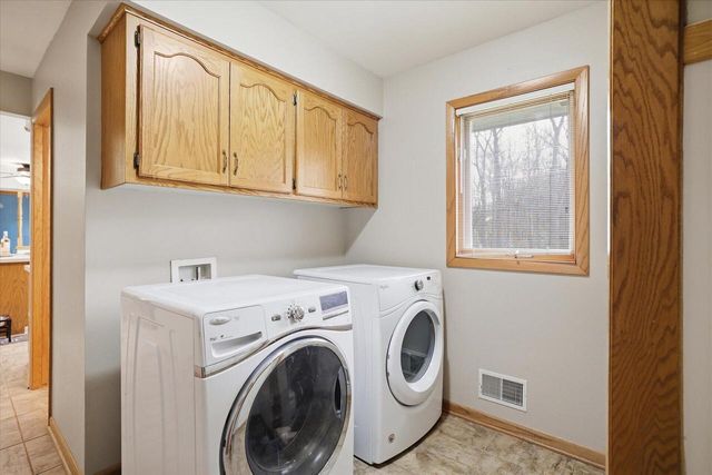8715 Halverson ROAD, Waterford, WI 53185