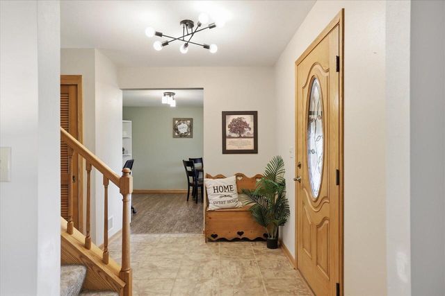 8715 Halverson ROAD, Waterford, WI 53185