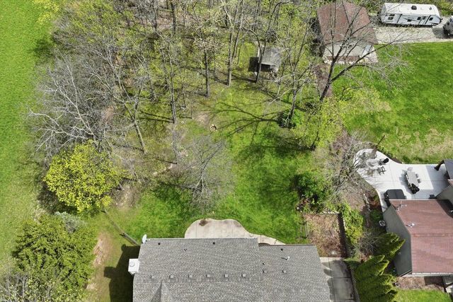 8715 Halverson ROAD, Waterford, WI 53185