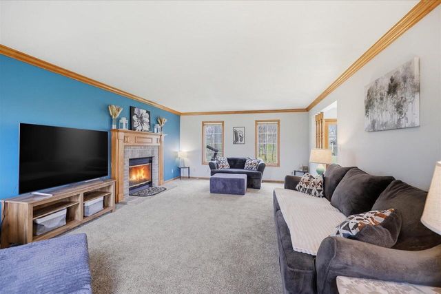 8715 Halverson ROAD, Waterford, WI 53185