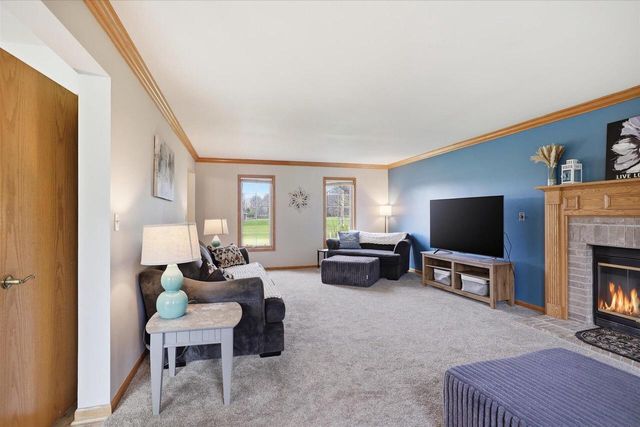 8715 Halverson ROAD, Waterford, WI 53185