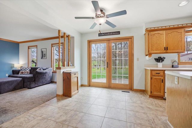 8715 Halverson ROAD, Waterford, WI 53185