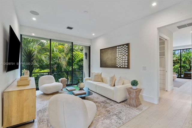 907 Witherspoon Ln, Delray Beach, FL 33483