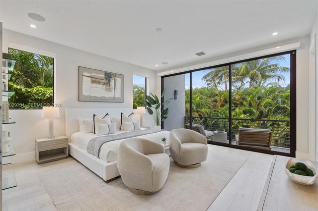 907 Witherspoon Ln, Delray Beach, FL 33483