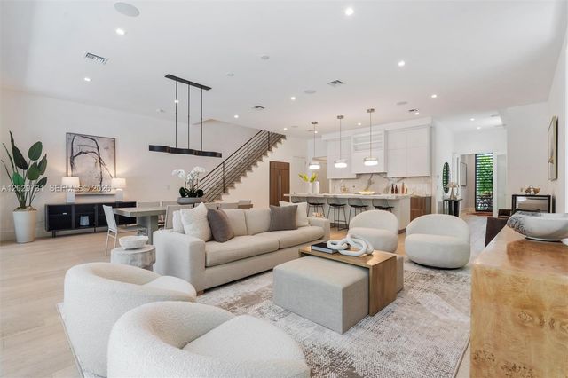 907 Witherspoon Ln, Delray Beach, FL 33483
