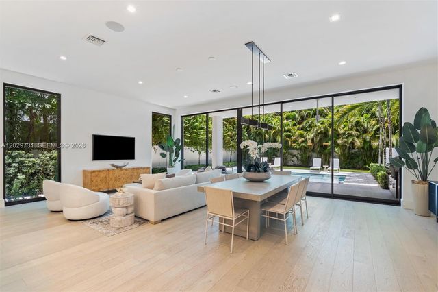907 Witherspoon Ln, Delray Beach, FL 33483