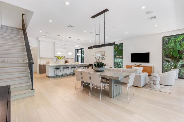 907 Witherspoon Ln, Delray Beach, FL 33483