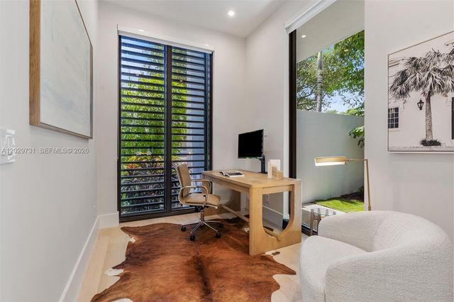907 Witherspoon Ln, Delray Beach, FL 33483