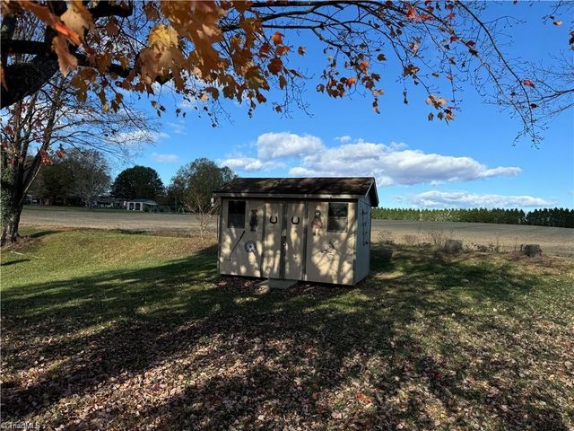 215 Freeman Street, Dobson, NC 27017