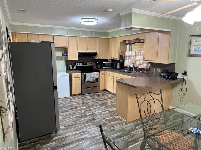 215 Freeman Street, Dobson, NC 27017