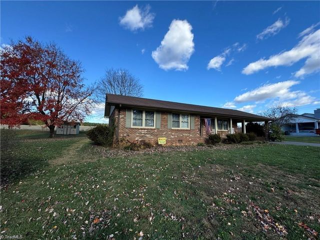 215 Freeman Street, Dobson, NC 27017