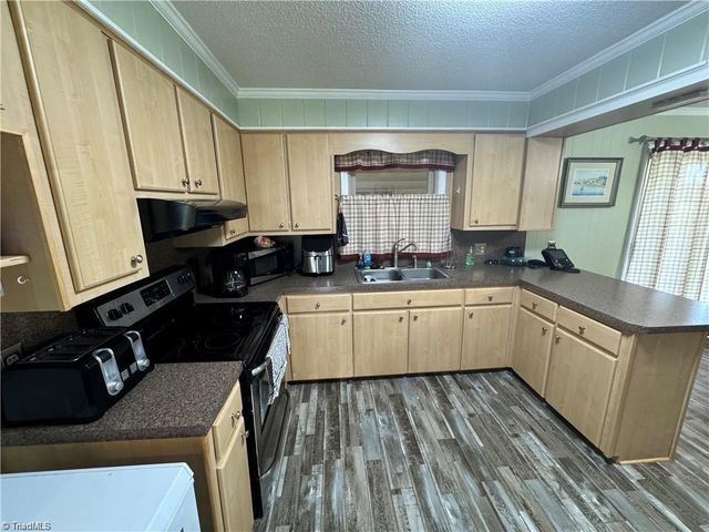 215 Freeman Street, Dobson, NC 27017