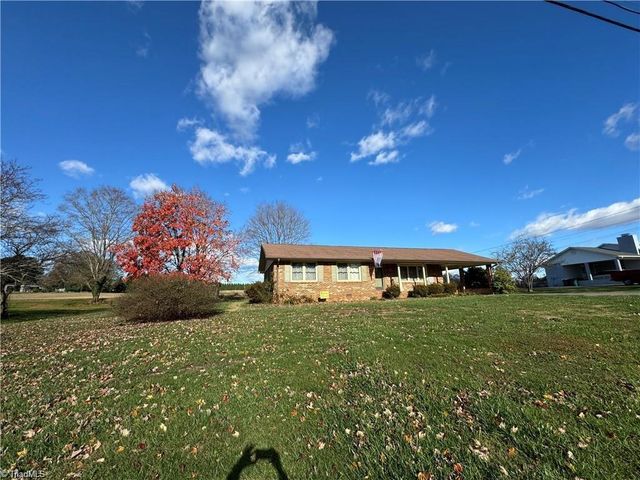 215 Freeman Street, Dobson, NC 27017