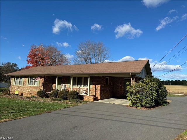 215 Freeman Street, Dobson, NC 27017