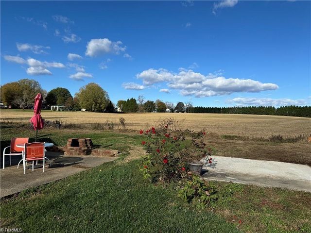215 Freeman Street, Dobson, NC 27017