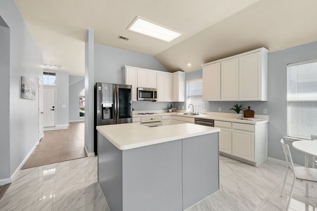 3013 Peppercorn Drive, Euless, TX 76039