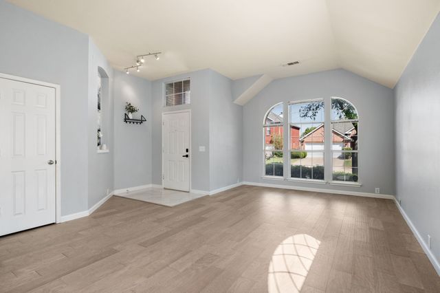 3013 Peppercorn Drive, Euless, TX 76039