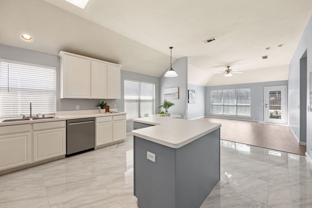 3013 Peppercorn Drive, Euless, TX 76039