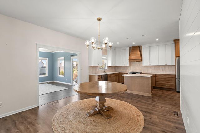 2209 Wicklow Drive, Valparaiso, IN 46385