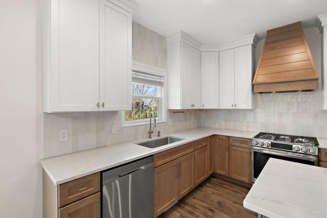 2209 Wicklow Drive, Valparaiso, IN 46385