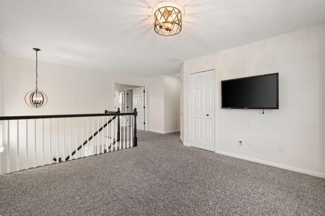 2209 Wicklow Drive, Valparaiso, IN 46385