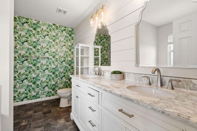 2209 Wicklow Drive, Valparaiso, IN 46385