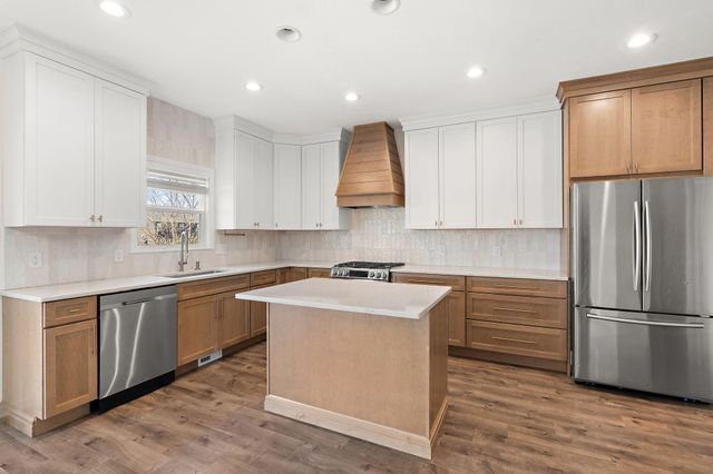 2209 Wicklow Drive, Valparaiso, IN 46385