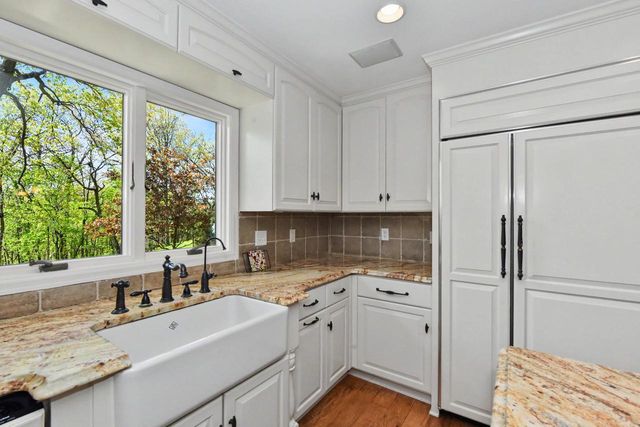 S43W34465 Forest COURT, Dousman, WI 53118