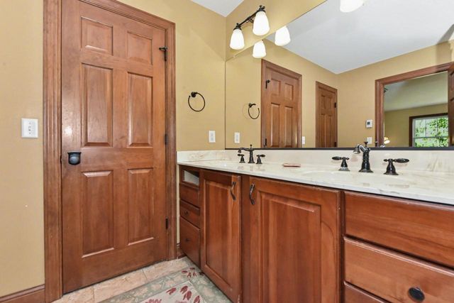 S43W34465 Forest COURT, Dousman, WI 53118