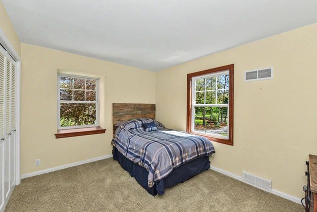 S43W34465 Forest COURT, Dousman, WI 53118