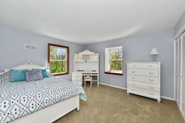 S43W34465 Forest COURT, Dousman, WI 53118