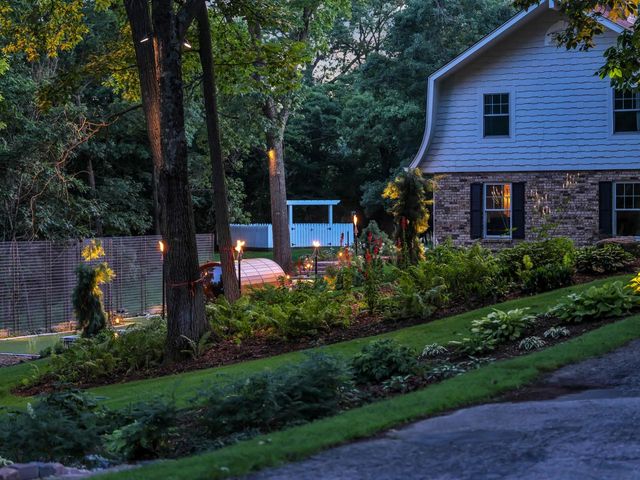 S43W34465 Forest COURT, Dousman, WI 53118