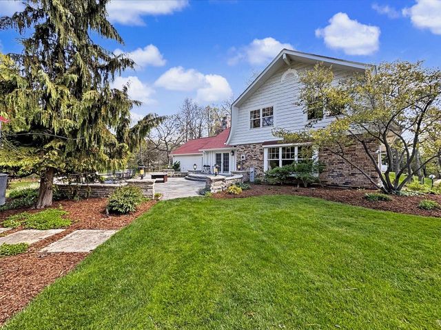 S43W34465 Forest COURT, Dousman, WI 53118