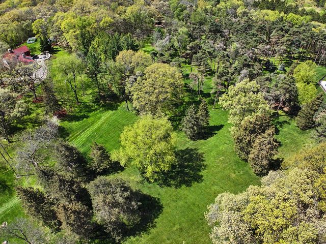 S43W34465 Forest COURT, Dousman, WI 53118
