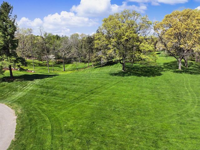 S43W34465 Forest COURT, Dousman, WI 53118