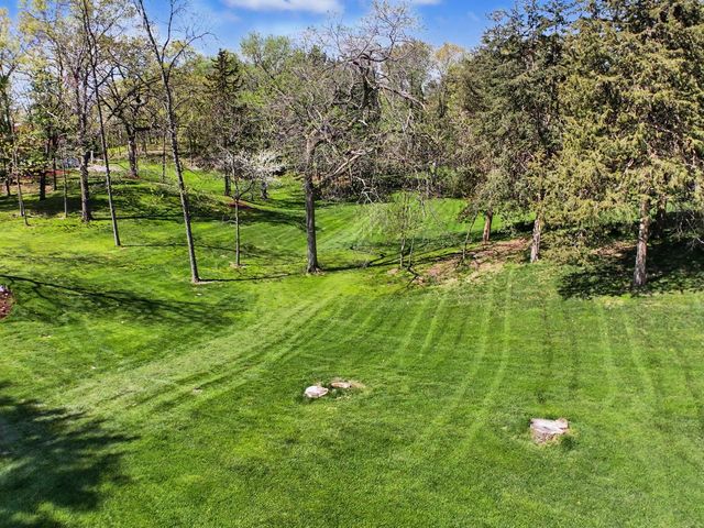 S43W34465 Forest COURT, Dousman, WI 53118