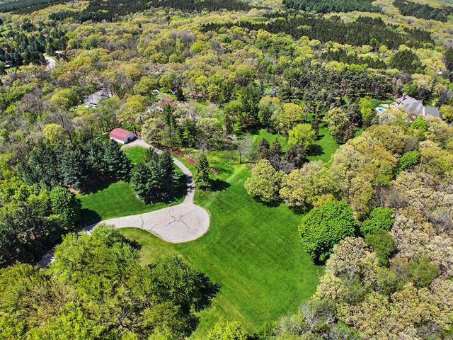 S43W34465 Forest COURT, Dousman, WI 53118