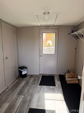 E9399 M-28 Highway, Munising, MI 49862