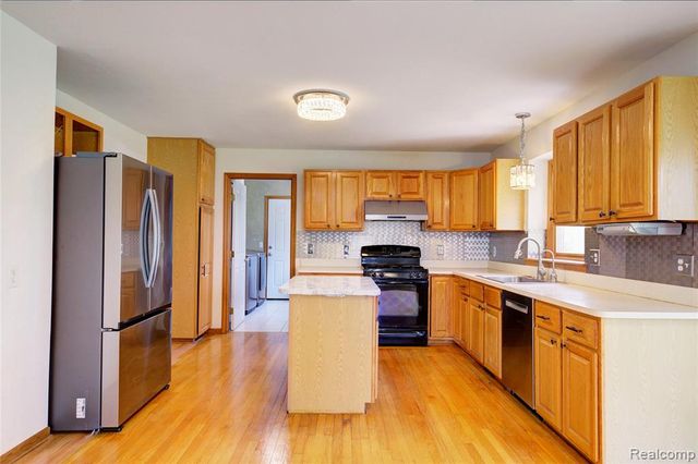 4570 River Hills Court, Brighton, MI 48114