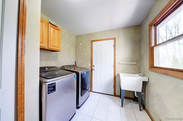 4570 River Hills Court, Brighton, MI 48114