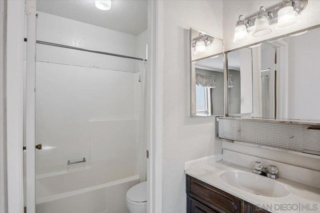 3711 Racine, San Diego, CA 92115