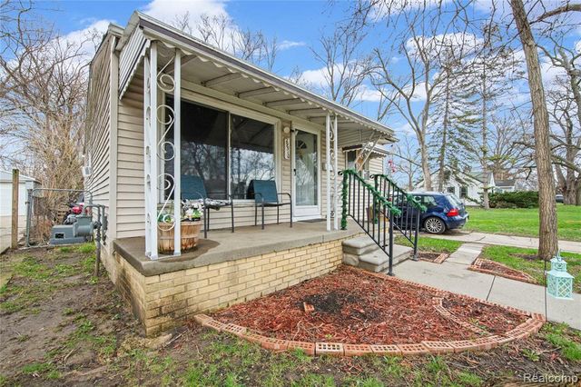 29510 Glenwood Street, Inkster, MI 48141