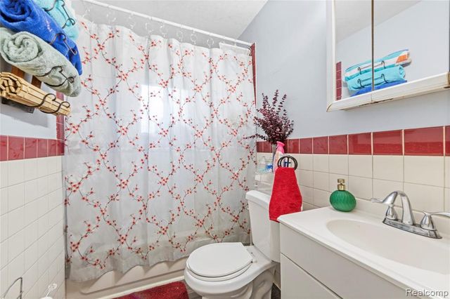 29510 Glenwood Street, Inkster, MI 48141