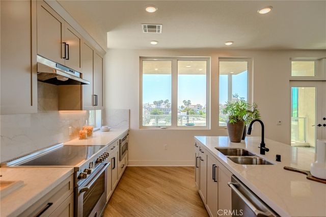 414 Main 400, Huntington Beach, CA 92648