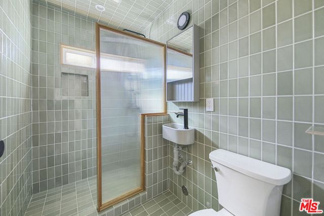 3361 Hamilton Way, Los Angeles, CA 90026