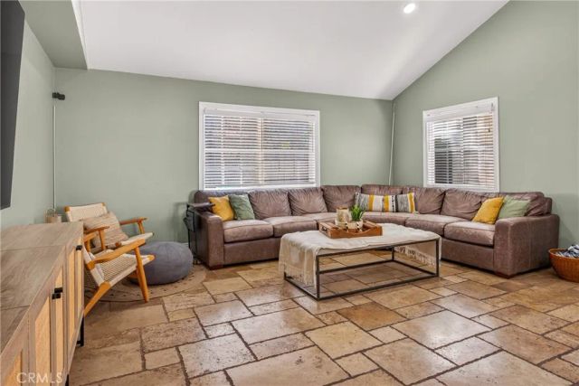 4 Velarde Court, Rancho Santa Margarita, CA 92688