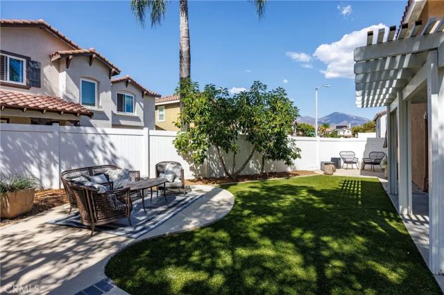 4 Velarde Court, Rancho Santa Margarita, CA 92688