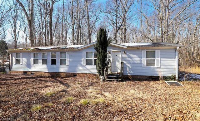 2669 Wagon Trail, Pfafftown, NC 27040